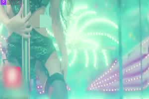 swag 国产AV剧情淫荡钢管女郎 无套勾引陌生工人  背景图片