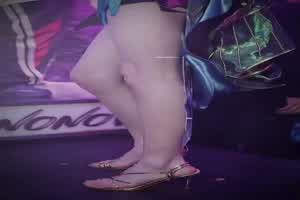 今年重磅B站网红COS流出  背景图片