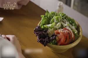 皇家华人 乐奈子 性爱餐酒馆 成年的滋味原来这么咸  背景图片