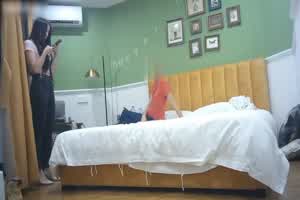 探花 性感美腿黑丝女秘书着装违规被老板侵犯酒店爆操对白刺激  背景图片