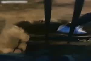 【翻墙约操女大学生】被两个大哥无套操了，全程对白录像太精彩了，为了挣点生活费不容易  背景图片