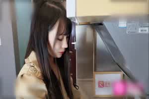 萝莉社 月薪3000的服务员接待醉酒大哥陪睡后少干一年  背景图片