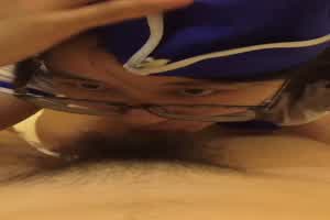 巨乳女友cos空姐帮我吃鸡鸡  背景图片