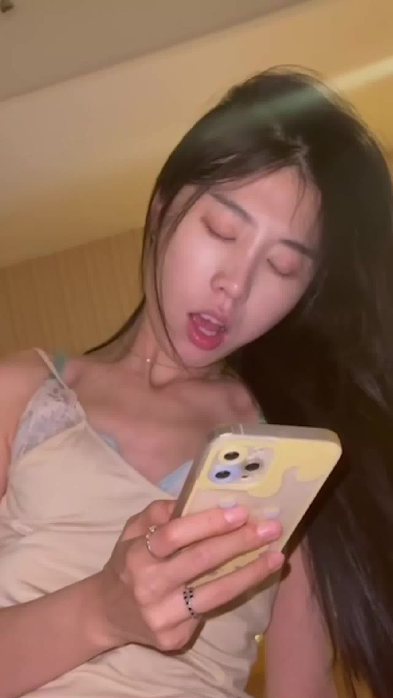  酒店约炮兼调教，调教成我的母狗 的剧照9