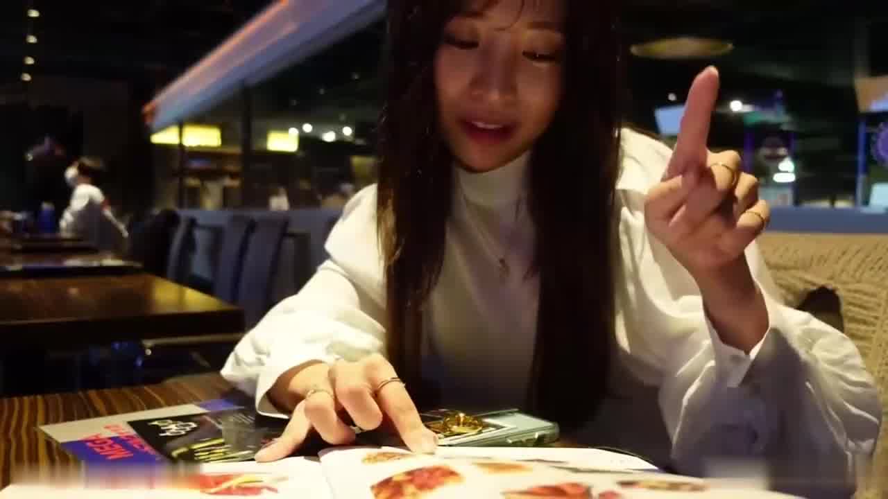  兽耳萝莉 偷偷地给表哥吸取浓精 的剧照2