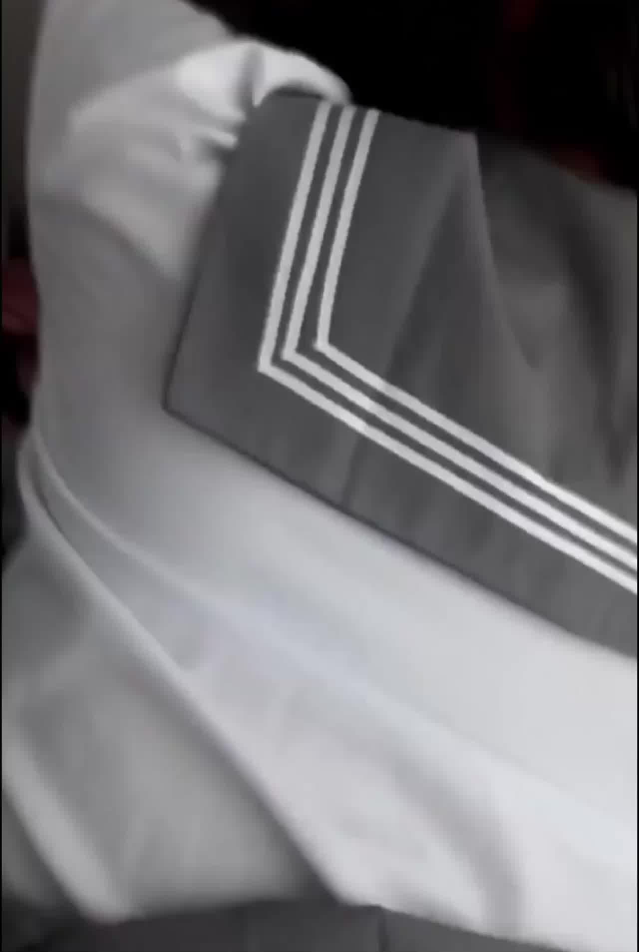  厕所约草jk小萝莉，口交啪啪，想大声叫又强忍的样子好刺激。 的剧照1