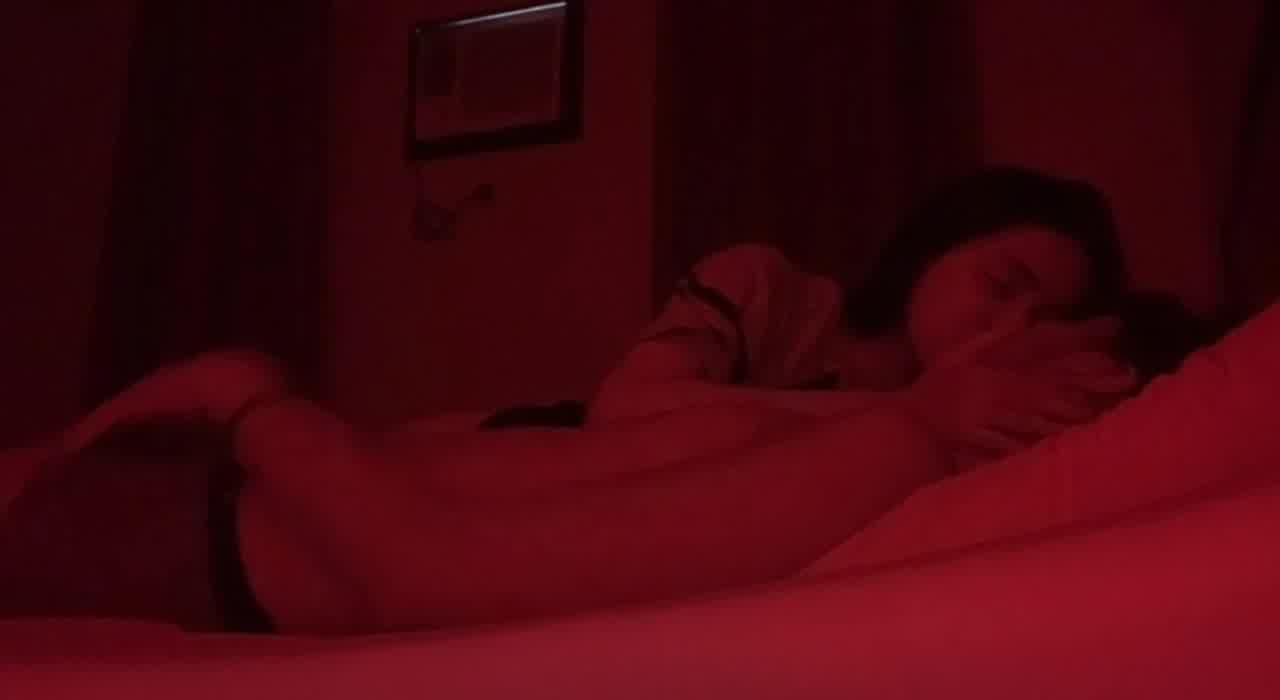  哀居网红170W粉正妹甜蜜性爱泄密 的剧照6