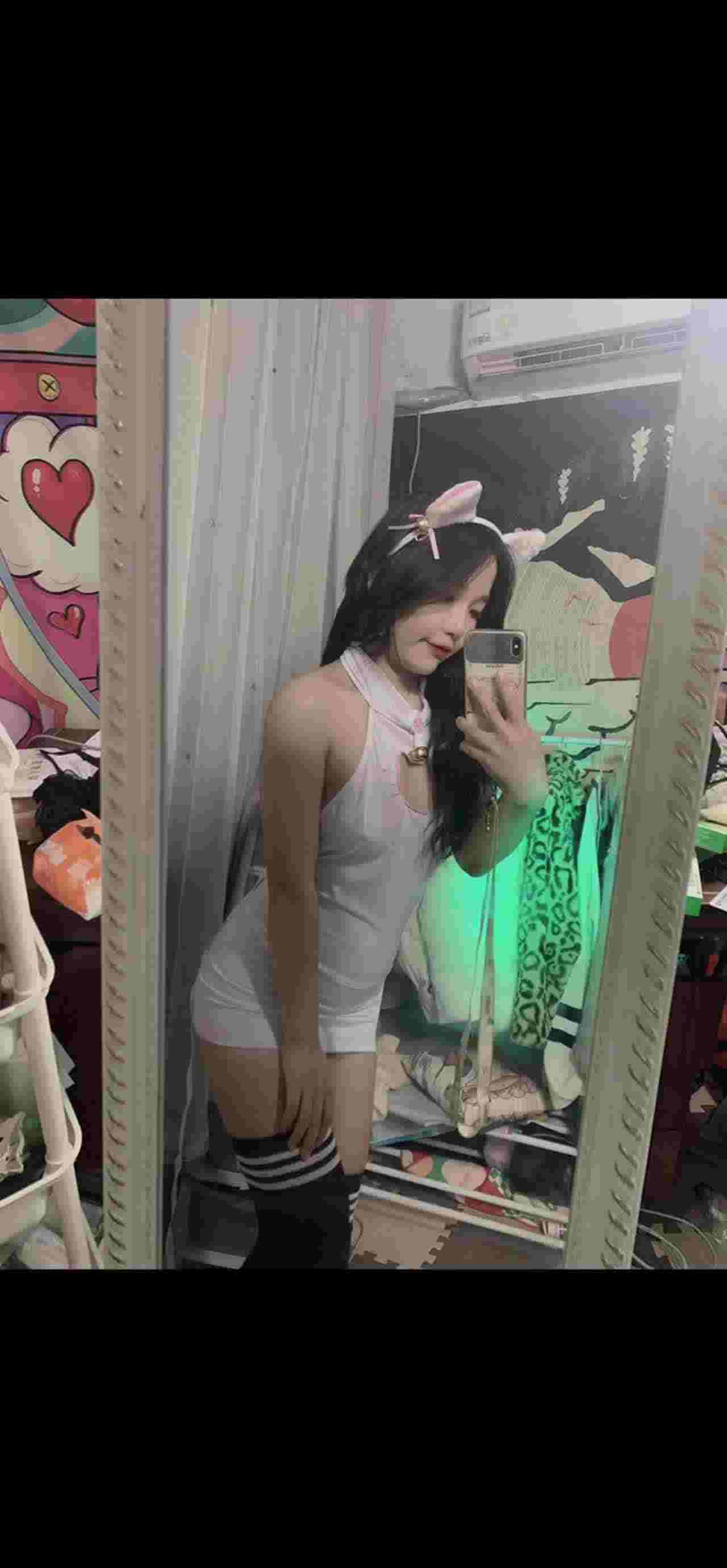  快手网红#周周乖崽#居然是一个反差婊 的剧照7