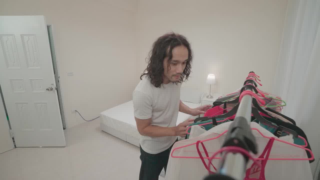  【大象传媒】我的色器邻居妈妈 的剧照4