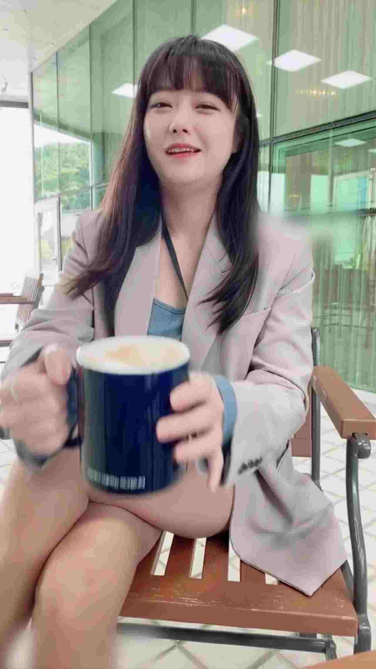  韩国网红seri 韩版周冬雨，有着柳岩同款身材，靠普拉提练出完美曲线 的剧照4