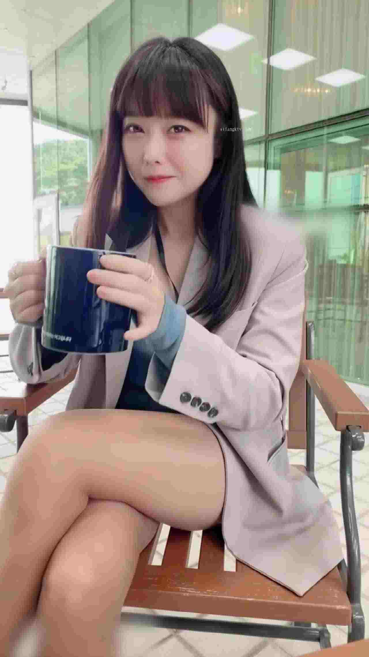  韩国网红seri 韩版周冬雨，有着柳岩同款身材，靠普拉提练出完美曲线 的剧照7