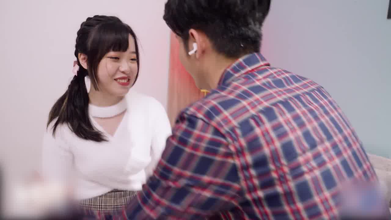  皇家华人 腥春企划米砂远端遥控男优 的剧照2