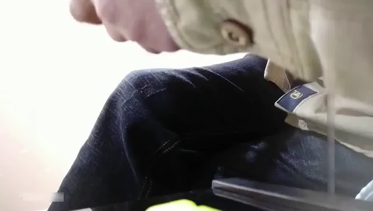  粉丝观众强烈要求：再次约炮23岁极品粉穴养生美容院老板娘，出大价钱让她穿着学生制服无套内射！ 的剧照6