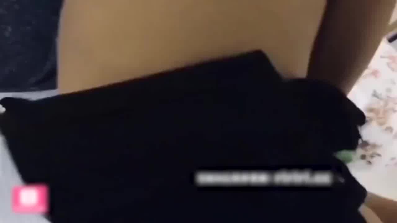  国产swag 黑丝OL硬上外送小哥 的剧照10