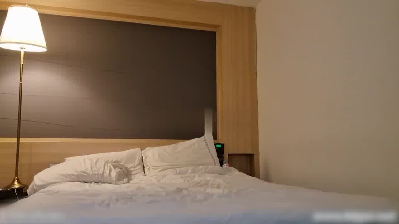  【韩国探花】大肥猪这次约了一个极品大奶美女，一顿玩弄之后，抱着就是一顿输出！ 的剧照7