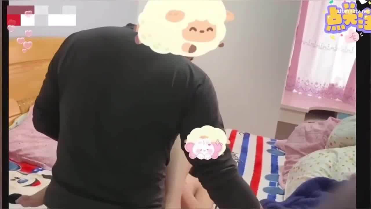  真实妇女乱伦 强迫睡觉的女儿 各种骚话肏屄 的剧照1