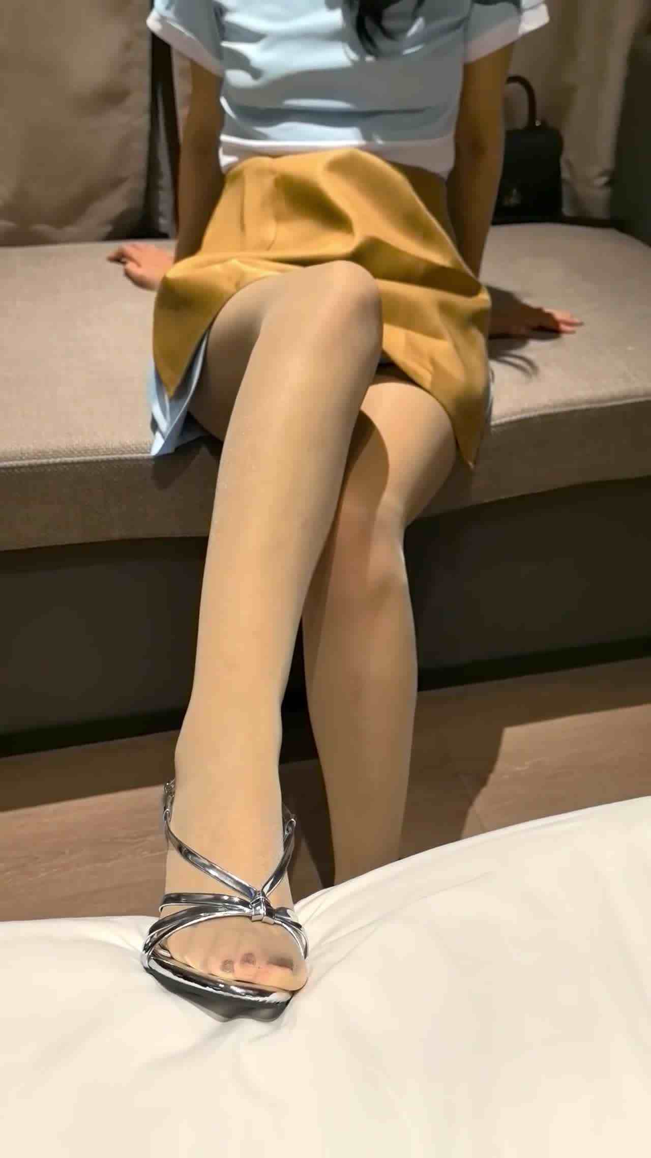  【B级别泄密】让你有穿好利来制服操完在足交流出 的剧照10