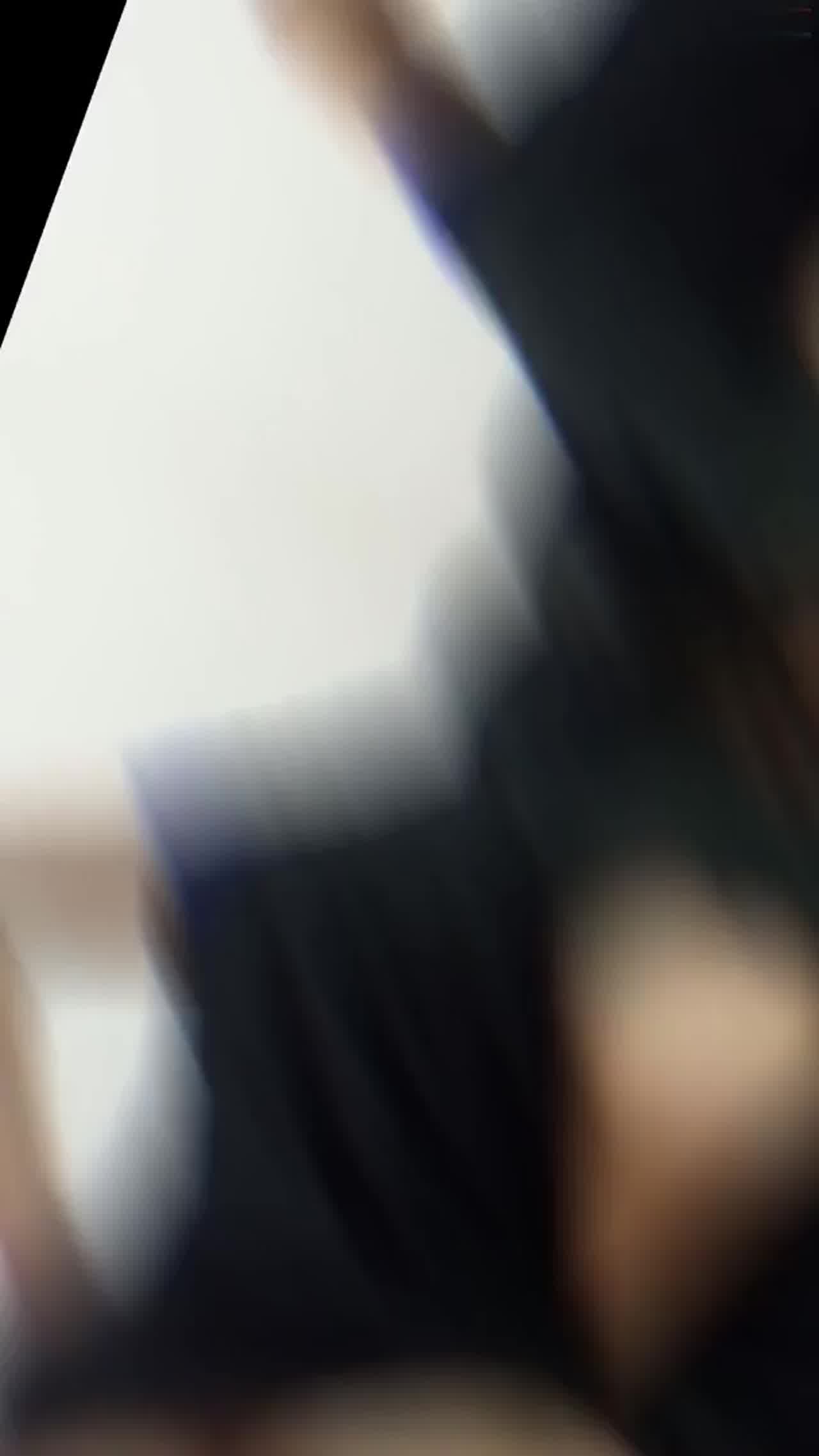  短发美少女尝试情色抖音 的剧照8